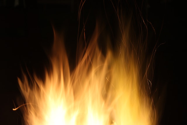 Pożar w mieszkaniu – jak przywrócić je do ponownego użytku?